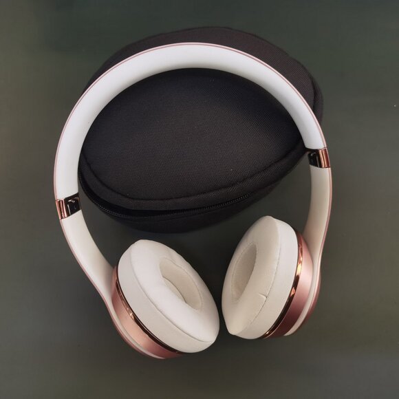 Beats Solo3 Wireless Headband Bluetooth Bass Used Running 98 New - Picture 10 of 15